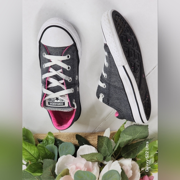 Converse Black and Pink Sneakers - Picture 2 of 5